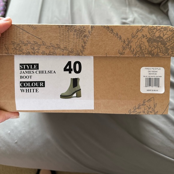 NWT Free People James Chelsea chunky white leather ankle boots size 49 US size 9 - Picture 8 of 8